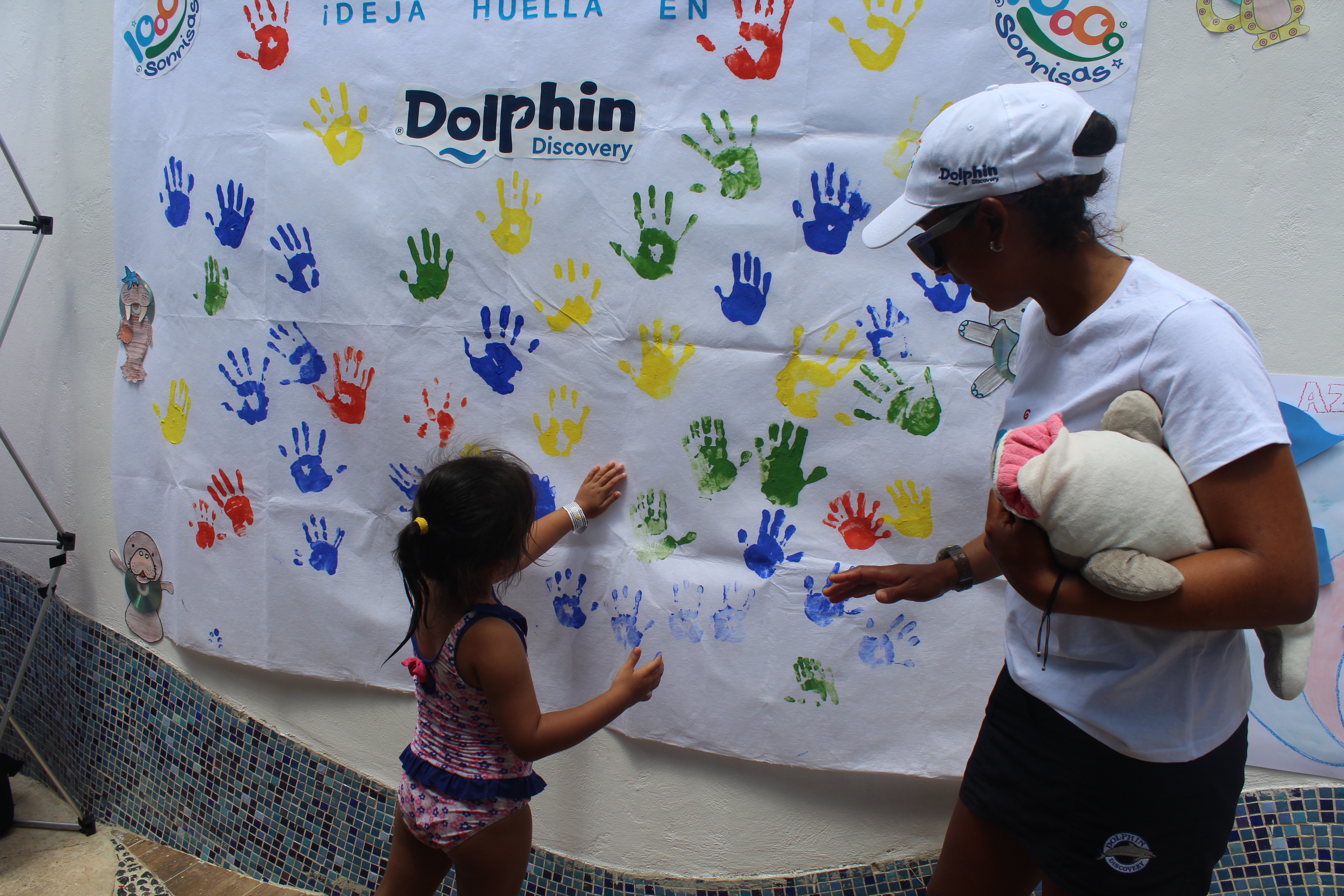 FUNDACI�N DOLPHIN DISCOVERY SIGNED AN AGREEMENT WITH BENEFITED ASSOCIATIONS